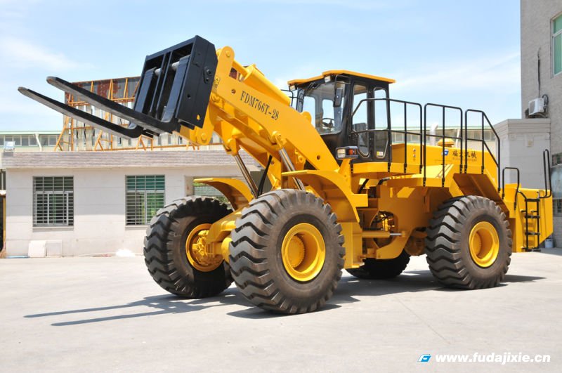 华体会在线28吨轮式叉装车